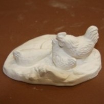 Grupo de gallinas de escayola de 3 cm