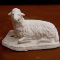 Cordero tumbado en escayola de 4 cm